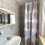 Borovec Apartman *